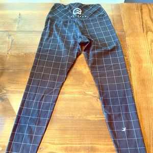 Cyclebar branded Glyder legging